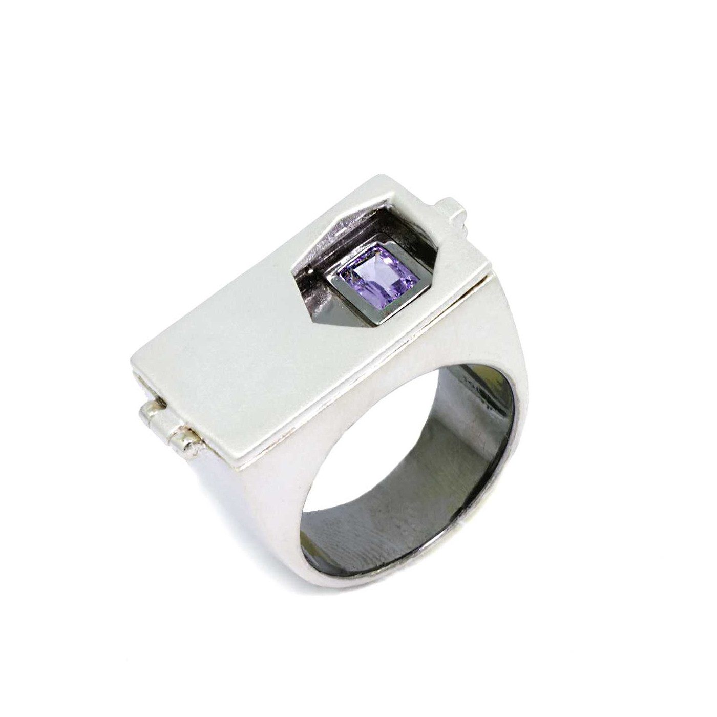 GERMAN KABIRSKI Amethyst Silver Ring