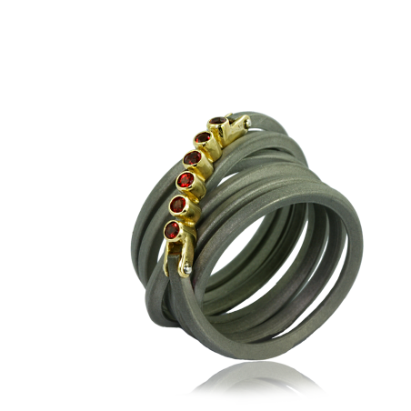 Gold & Garnets Ring 