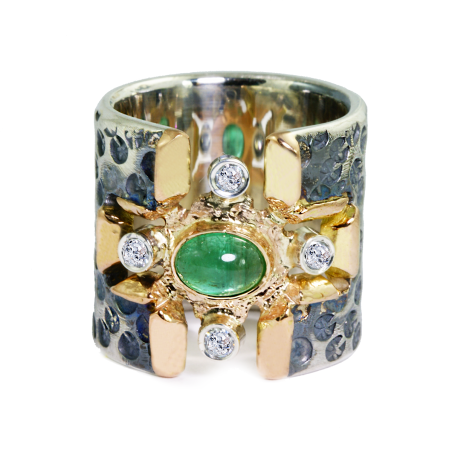 Emerald & Diamonds Ring