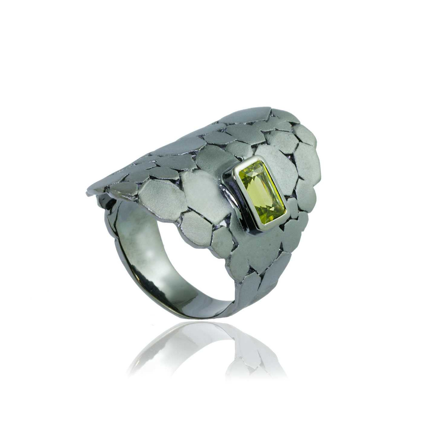 GERMAN KABIRSKI Black Rhodium Peridot Ring