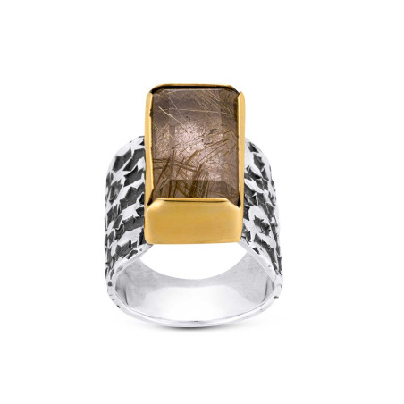 Silver ring with quartz