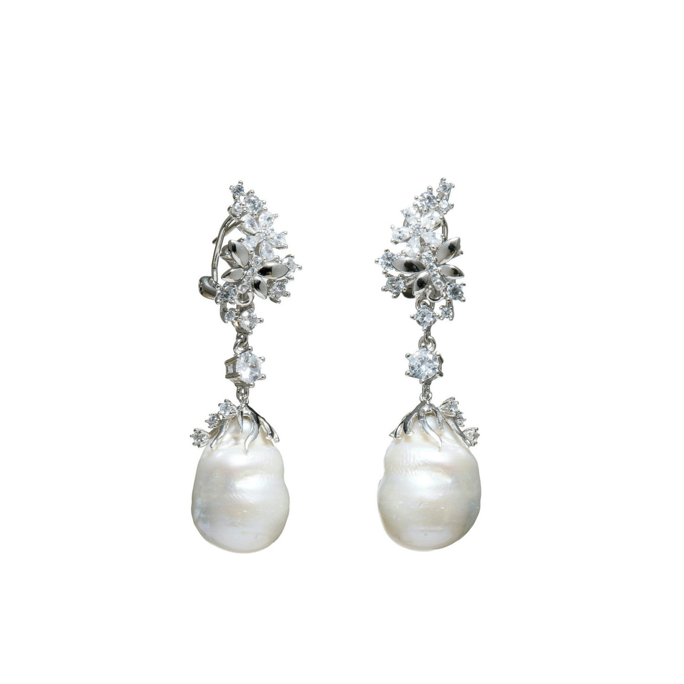 Baroque style pearl earrings vintage design