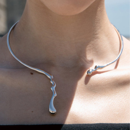 Original silver necklaces with organic and minimalist design