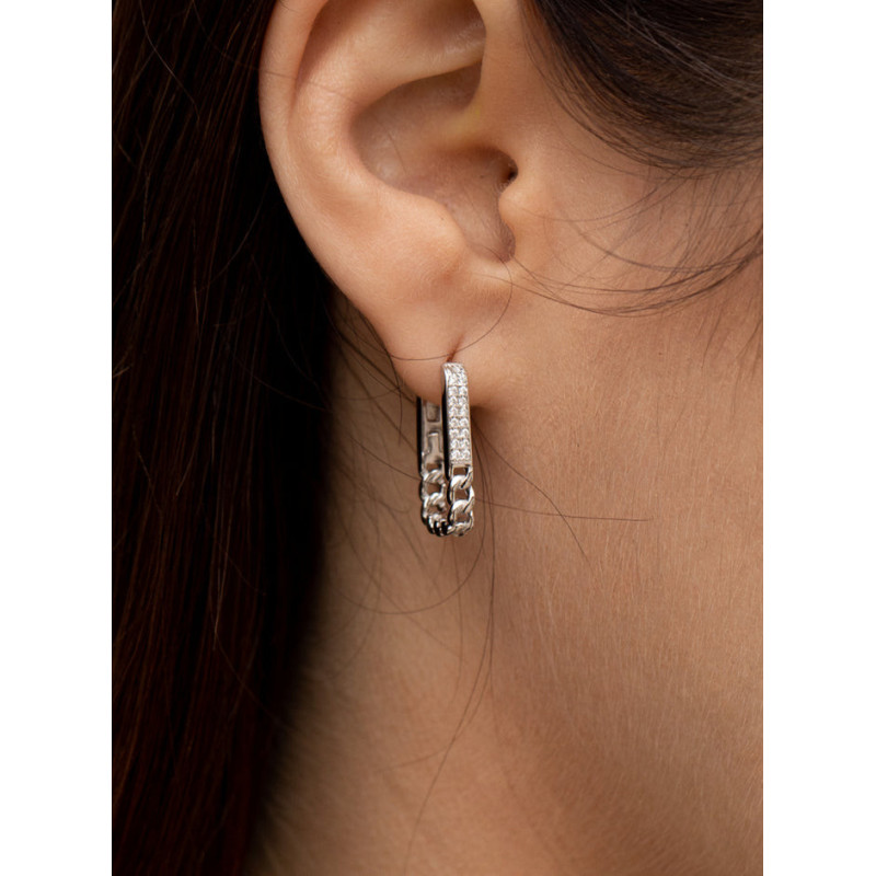 Rectangular silver earrings with zirconia and chain design