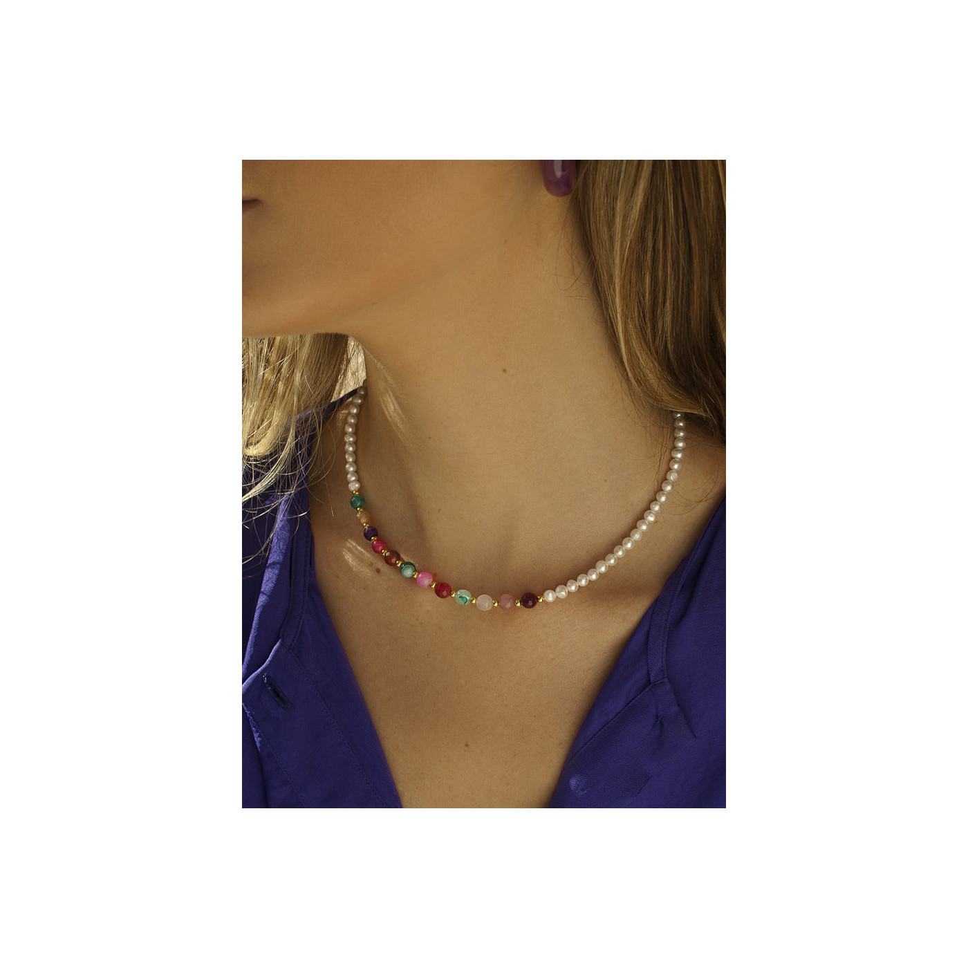Pearls neckalce with natural gemstones