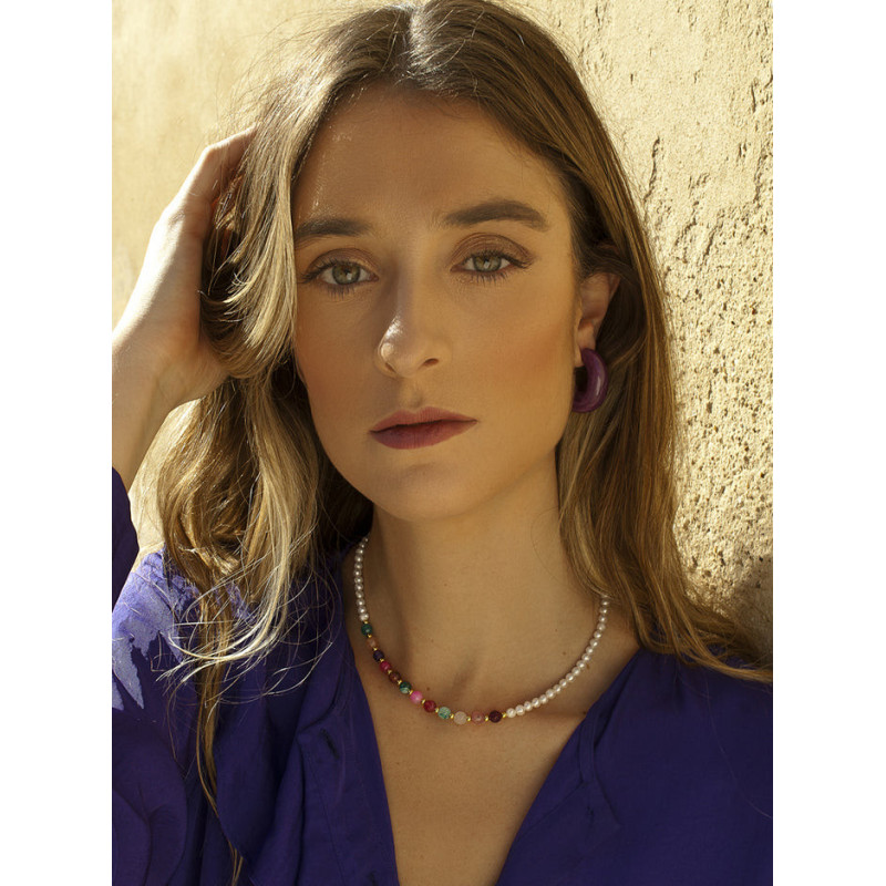 Pearls neckalce with natural gemstones