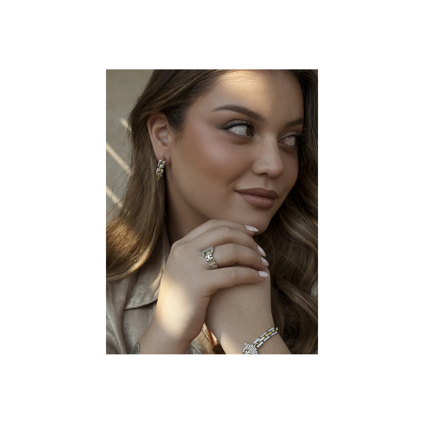 Buckle-inspired design Ring