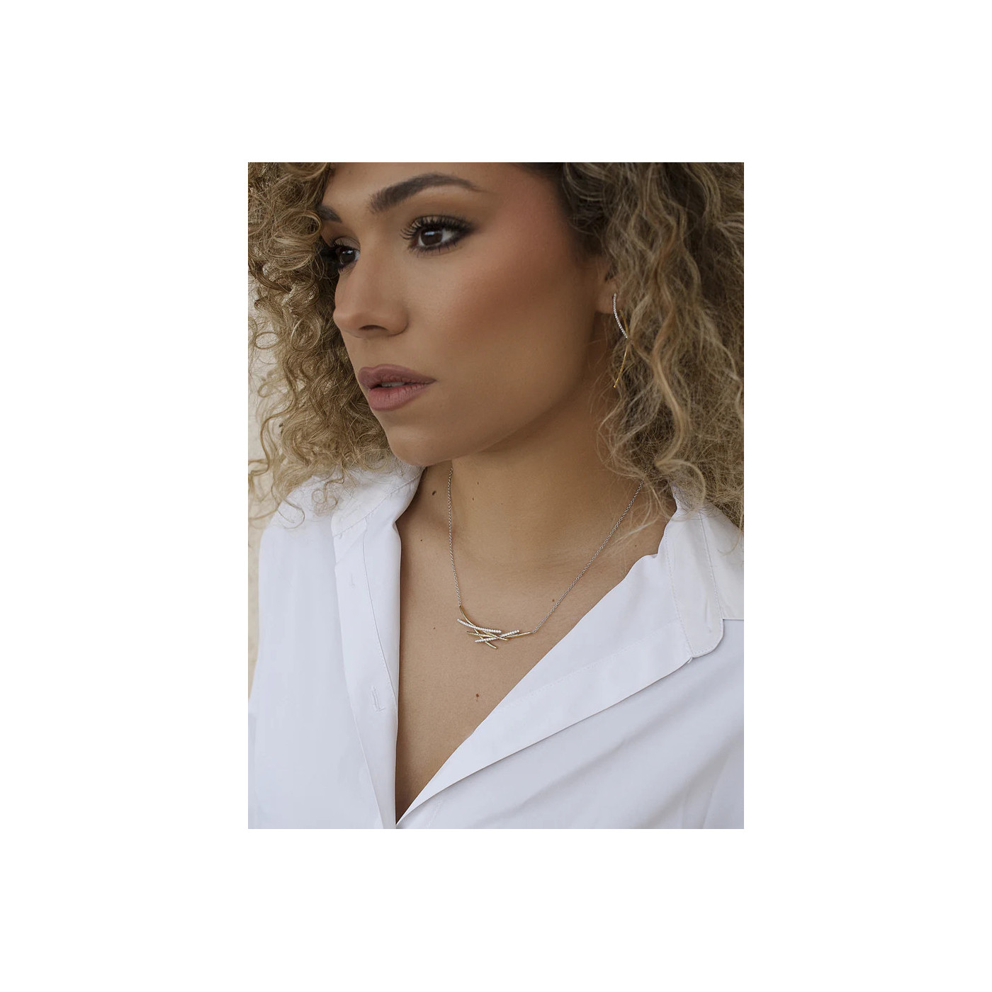 Silver and zirconia necklace