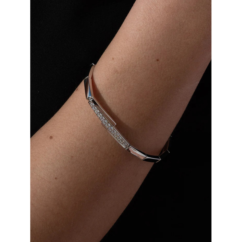 Silver bracelet with zirconia