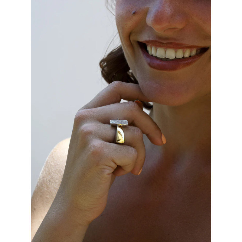 Bicolor geometric silver ring with gold-plated detail