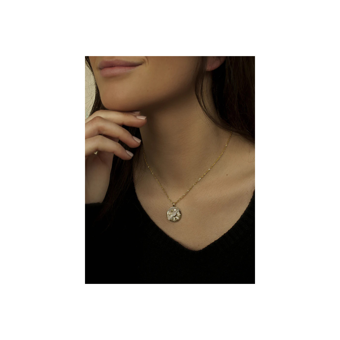 925 Silver Necklace with mother of pearl and sun design 925 Silver Necklace with mother of pearl and sun design