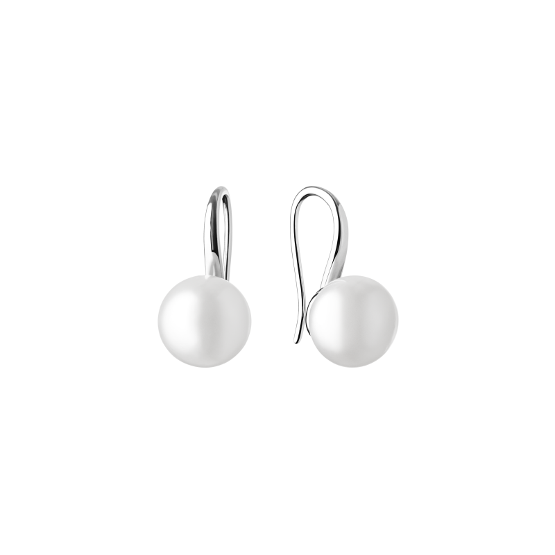 Classic sterling silver earrings with pearls