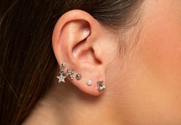 Jakie kolczyki są teraz modne?